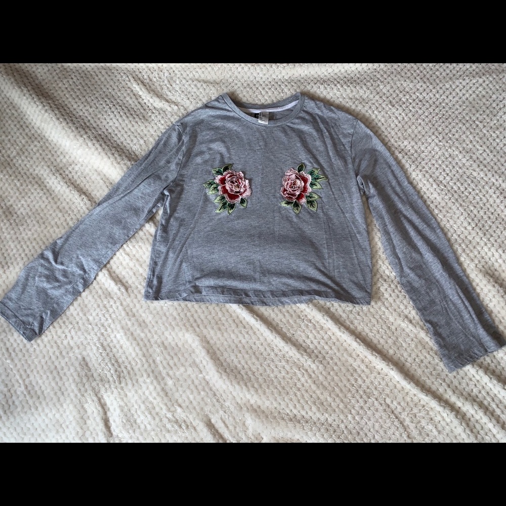 Gray Long Sleeve Shirt with Flower Embroidery
